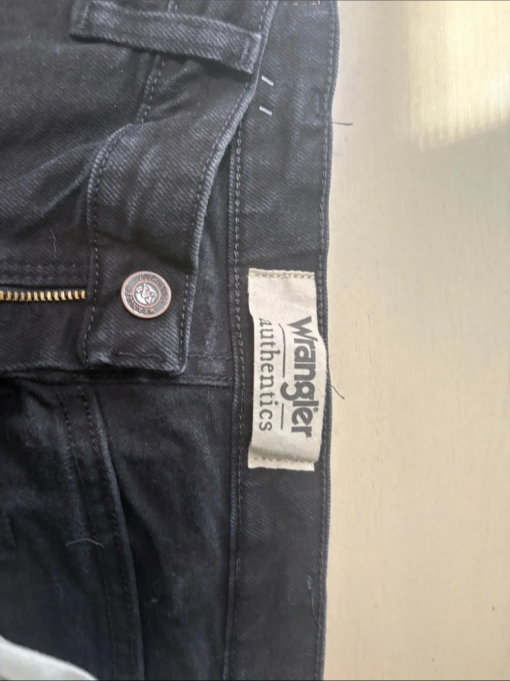 Men's Wrangler Black Straight-Leg Jeans - Classic Everyday Style